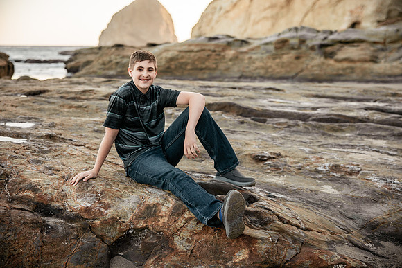 Cape-Kiwanda-Oregon-Family-Photos-2025 (7 of 65)