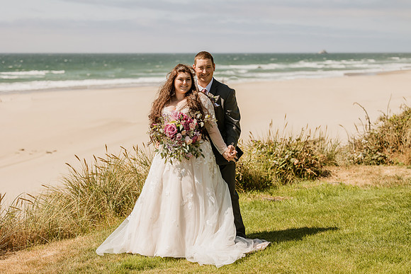 Colton-Kali-Chinook-Winds-Casino-Wedding-Photos-8734
