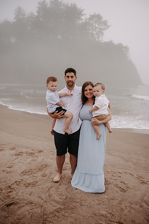 Family-Photos-2024-Lincoln-City-Oregon--27
