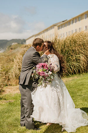 Colton-Kali-Chinook-Winds-Casino-Wedding-Photos-8766