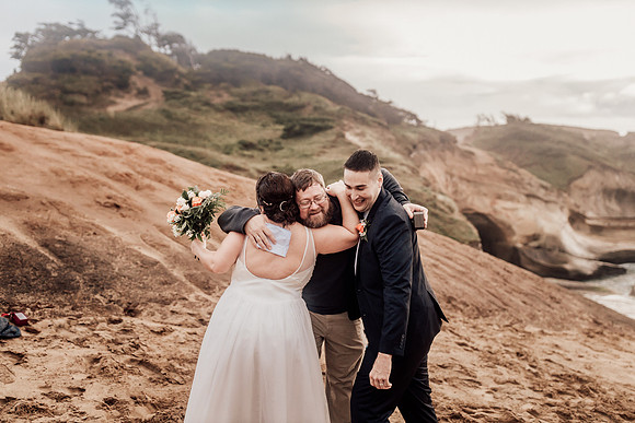 Carissa-Dustin-cape-kiwanda-oregon-elopement-photo-28