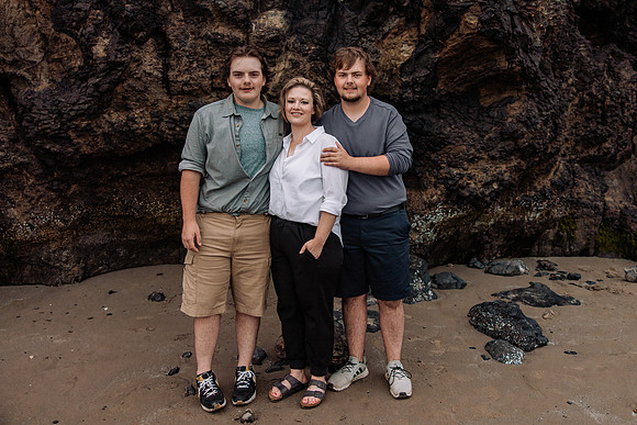 Scott-Family-Agate-Beach-Photos-2022 (23 of 35)