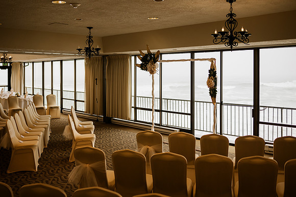 Alex-Danielle-Inn-Spanish-Head-Lincoln-City-oregon-wedding-0118