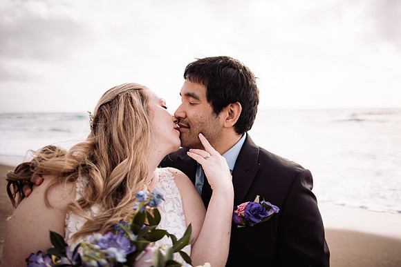 Darrick-Hillary-Gleneden-Oregon-Beach-Elopement-Photos