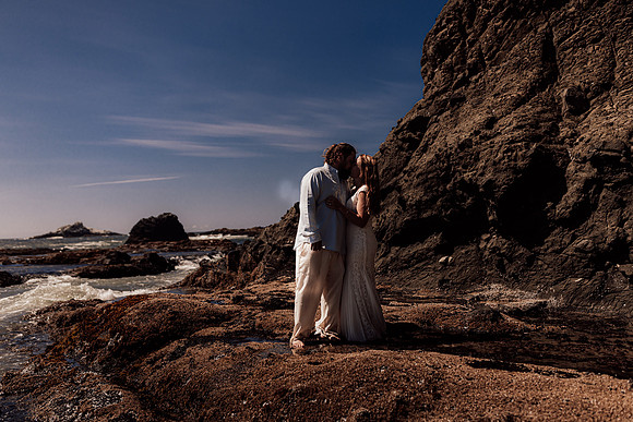 Ty-Sandy-lincoln-city-oregon-roads-end-elopement-photographer-2-2