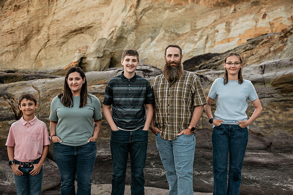 Cape-Kiwanda-Oregon-Family-Photos-2025 (56 of 65)
