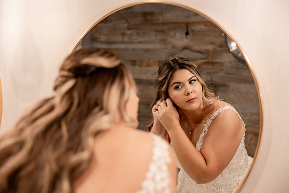Kara-Sam-Simple-Affairs-Vegas-Wedding-Photos-26