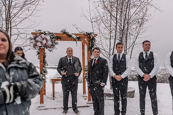 Tyler-Brittani-Lake-Priest-Idaho-Winter-Snow-Wedding-2021-04131