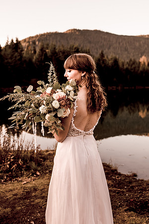 Mark-Cassie-Gold-Creek-pond-Rainier-Washington-Elopemnt-Photos---4