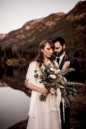 Mark-Cassie-Gold-Creek-pond-Rainier-Washington-Elopemnt-Photos---22