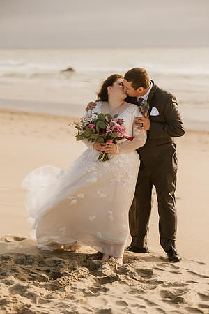 Colton-Kali-Chinook-Winds-Casino-Wedding-Photos-9696