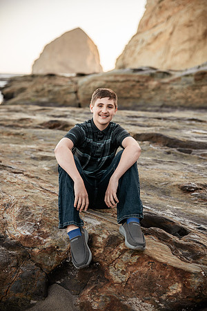 Cape-Kiwanda-Oregon-Family-Photos-2025 (8 of 65)