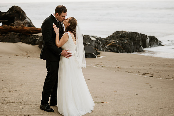 Alex-Danielle-Inn-Spanish-Head-Lincoln-City-oregon-wedding-0465