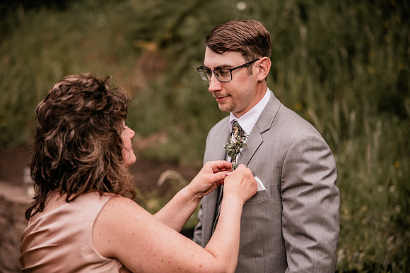 Mark-Darian-Peck-2024-Wedding-Photos-getting-ready (38 of 101)