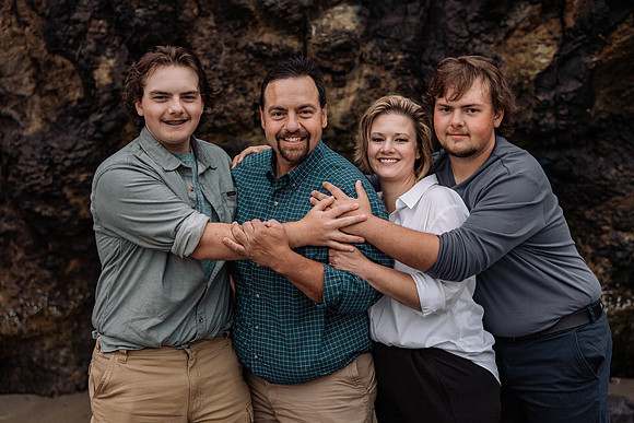 Scott-Family-Agate-Beach-Photos-2022 (22 of 35)
