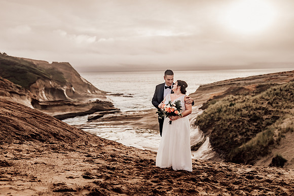 Carissa-Dustin-cape-kiwanda-oregon-elopement-photo-39