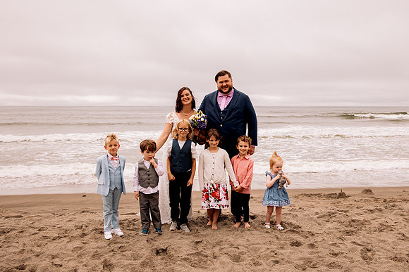 Joe-inn-at-spanish-head-lincoln-city-oregon-wedding-16