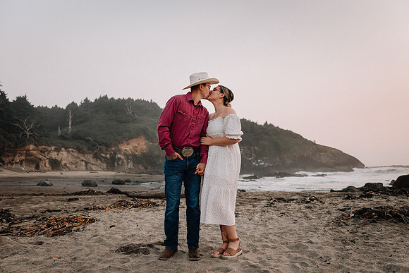 Mark-Darian-Fogarty-Creek-Engagement-Session-47