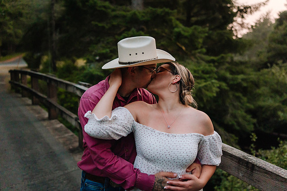 Mark-Darian-Fogarty-Creek-Engagement-Session-70