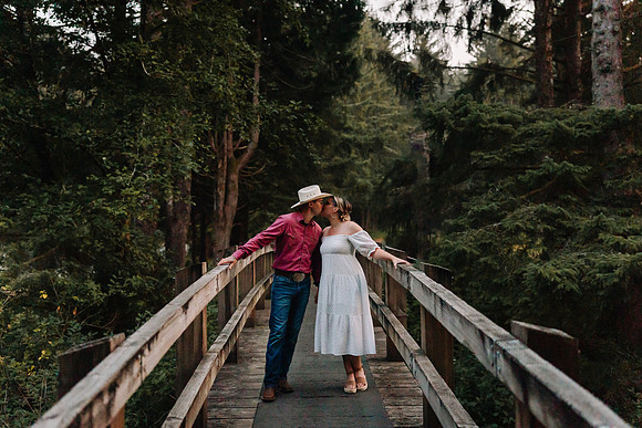 Mark-Darian-Fogarty-Creek-Engagement-Session-72