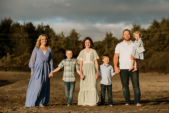Haley-Lincoln-City-Fogarty-Creek-Oregon-Family-Couples-vacation-Photos-8400