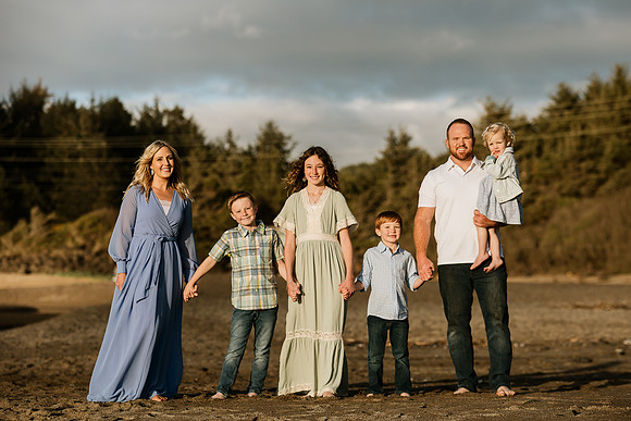 Haley-Lincoln-City-Fogarty-Creek-Oregon-Family-Couples-vacation-Photos-8394