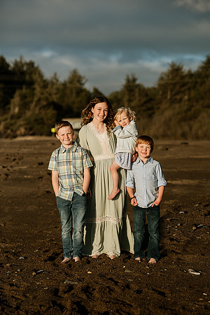 Haley-Lincoln-City-Fogarty-Creek-Oregon-Family-Couples-vacation-Photos-8455