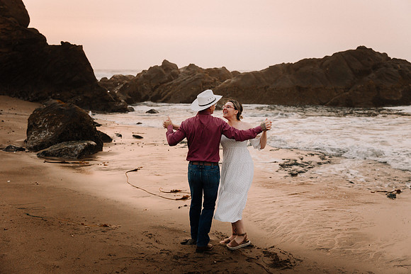 Mark-Darian-Fogarty-Creek-Engagement-Session-58