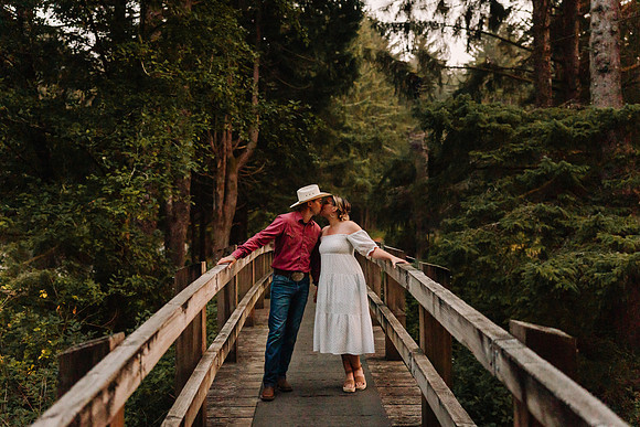 Mark-Darian-Fogarty-Creek-Engagement-Session-72