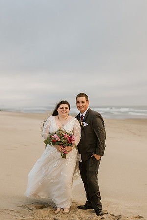 Colton-Kali-Chinook-Winds-Casino-Wedding-Photos-0010