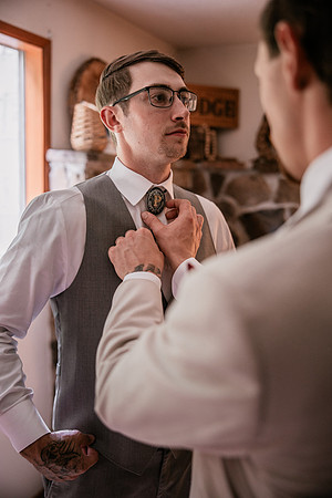 Mark-Darian-Peck-2024-Wedding-Photos-getting-ready (25 of 101)