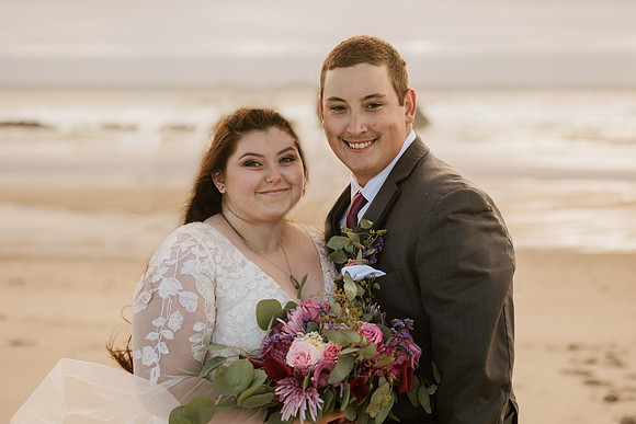 Colton-Kali-Chinook-Winds-Casino-Wedding-Photos-9947