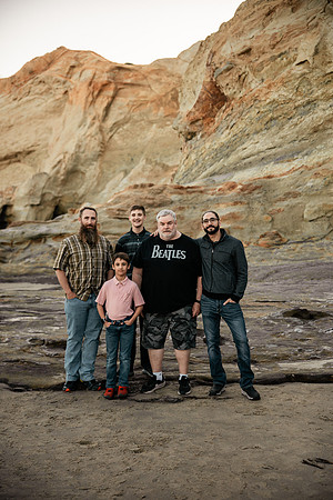 Cape-Kiwanda-Oregon-Family-Photos-2025 (24 of 65)