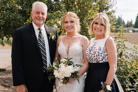 Dylan-Caitlin-Aurora-Colony-Winery-Wedding-2023-Oregon-12