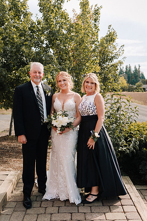 Dylan-Caitlin-Aurora-Colony-Winery-Wedding-2023-Oregon-11