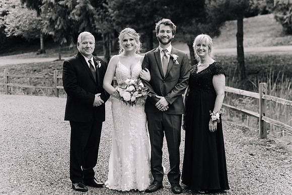 Dylan-Caitlin-Aurora-Colony-Winery-Wedding-2023-Oregon-13