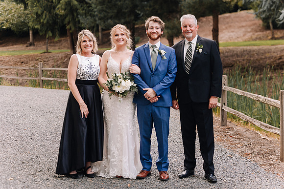 Dylan-Caitlin-Aurora-Colony-Winery-Wedding-2023-Oregon-17