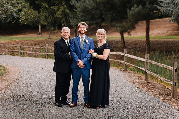 Dylan-Caitlin-Aurora-Colony-Winery-Wedding-2023-Oregon-32