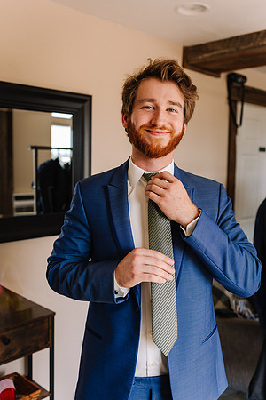 Dylan-Caitlin-Aurora-Colony-Winery-Oregon-Weddin-2023-17