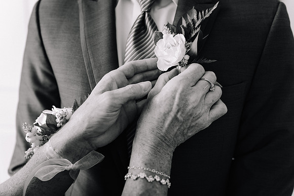 Dylan-Caitlin-Aurora-Colony-Winery-Oregon-Weddin-2023-28