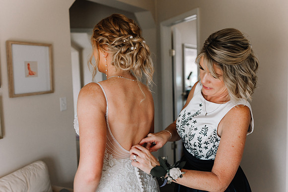 Dylan-Caitlin-Aurora-Colony-Winery-Oregon-Weddin-2023-36
