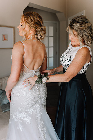 Dylan-Caitlin-Aurora-Colony-Winery-Oregon-Weddin-2023-38