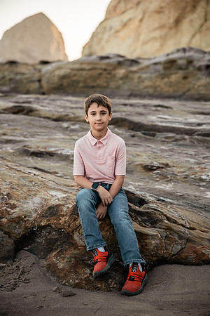Cape-Kiwanda-Oregon-Family-Photos-2025 (12 of 65)