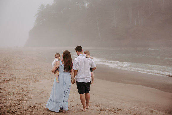 Family-Photos-2024-Lincoln-City-Oregon--31