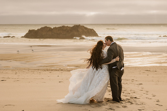 Colton-Kali-Chinook-Winds-Casino-Wedding-Photos-9907
