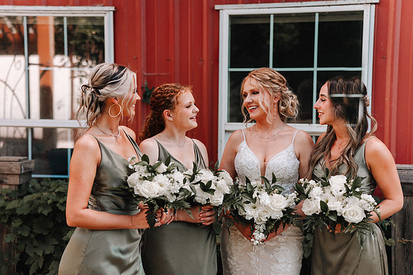 Dylan-Caitlin-Aurora-Colony-Winery-Oregon-Weddin-2023-59