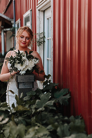 Dylan-Caitlin-Aurora-Colony-Winery-Oregon-Weddin-2023-71