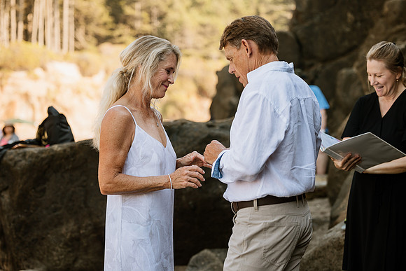 Betsy-Eric-Fogarty-Creek-Oregon-Elopement-6736