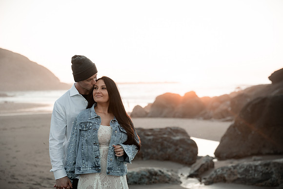 Shale-Mary-Engagement-fogarty-creek-48