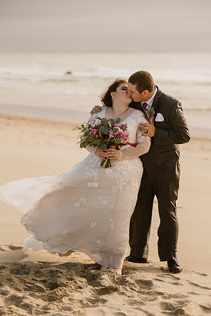 Colton-Kali-Chinook-Winds-Casino-Wedding-Photos-9700